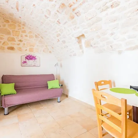 Maison Porta Nova أوستوني